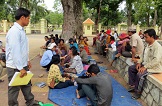 អ្នក​ភូមិ​នៅ​កំពង់ឆ្នាំង​ដាក់​ពាក្យ​ប្ដឹង​ទាមទារ​ដី​ពី​ក្រុមហ៊ុន​ភរិយា​លោក ស៊ុយ សែម