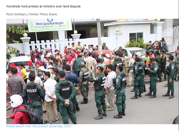 Hundreds hold protest at ministry over land dispute