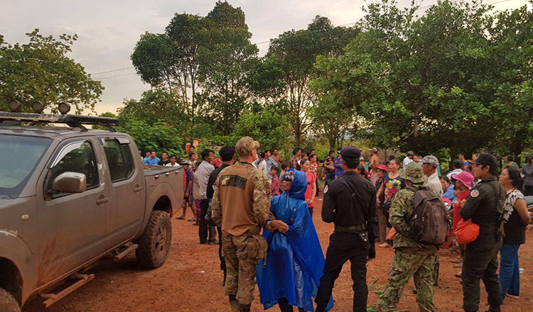 Villagers face off with armed forces in Koh Kong over land dispute