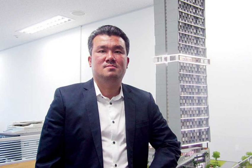 Disgraced tycoon faces fraud charges