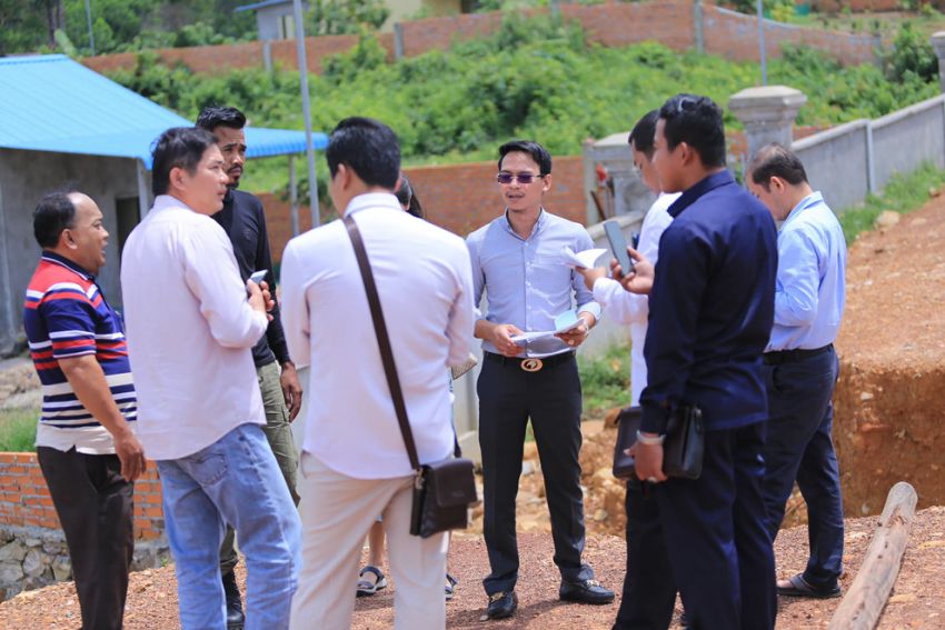 Vathana Sabung to forward report of 14 land cases to PM