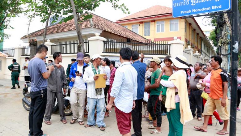 Preah Vihear villagers petition interior ministry over eight-year land dispute