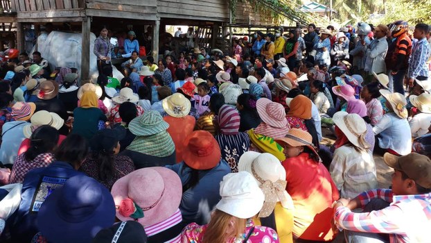 ​រដ្ឋាភិបាល​នៅ​តែ​មិន​ទាន់​អាច​បញ្ចប់​បញ្ហា​វិវាទ​ដីធ្លី​ក្នុង​ឧស្សាហកម្ម​ស្ករ​អំពៅ