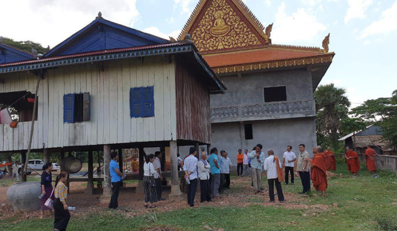 បញ្ចប់​ជម្លោះ​រ៉ាំរ៉ៃ​រវាង​វត្ត និង​សាលា​រៀន ឈប់​កោង​រៀងខ្លួន