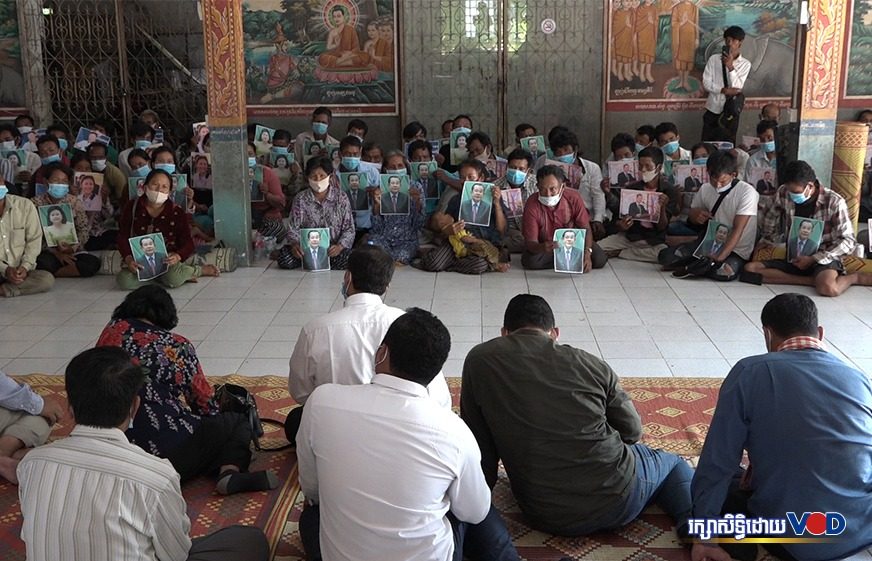 ពលរដ្ឋ​​ជាង​១០០​នាក់​​នៅ​​ព្រះ​វិហារ​​រក​​អន្តរា​គមន៍​​ពី​​ប្រមុខ​​រដ្ឋា​ភិបាល​​ដោះ​ស្រាយ​​វិវាទ​​ដី​ធ្លី​​