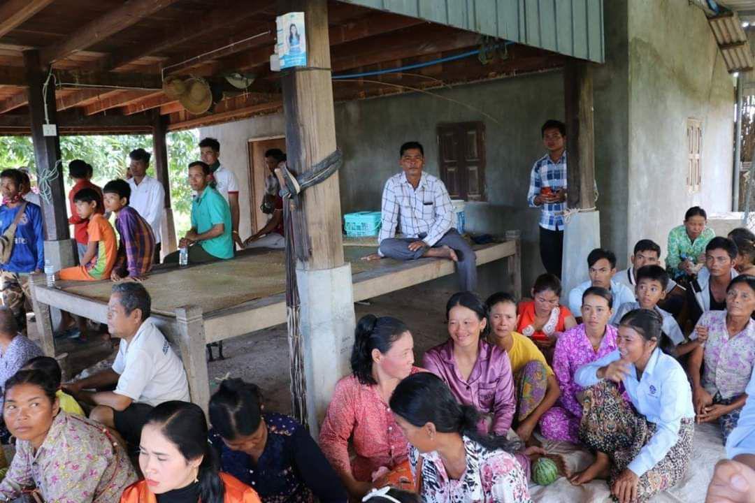 អភិបាលខេត្តកំពត ជំរុញឲ្យមន្ត្រីពន្លឿនការងារចុះបញ្ជីដីធ្លី ដើម្បីចេញប័ណ្ណកម្មសិទ្ធិជូនប្រជាពលរដ្ឋឲ្យបានឆាប់