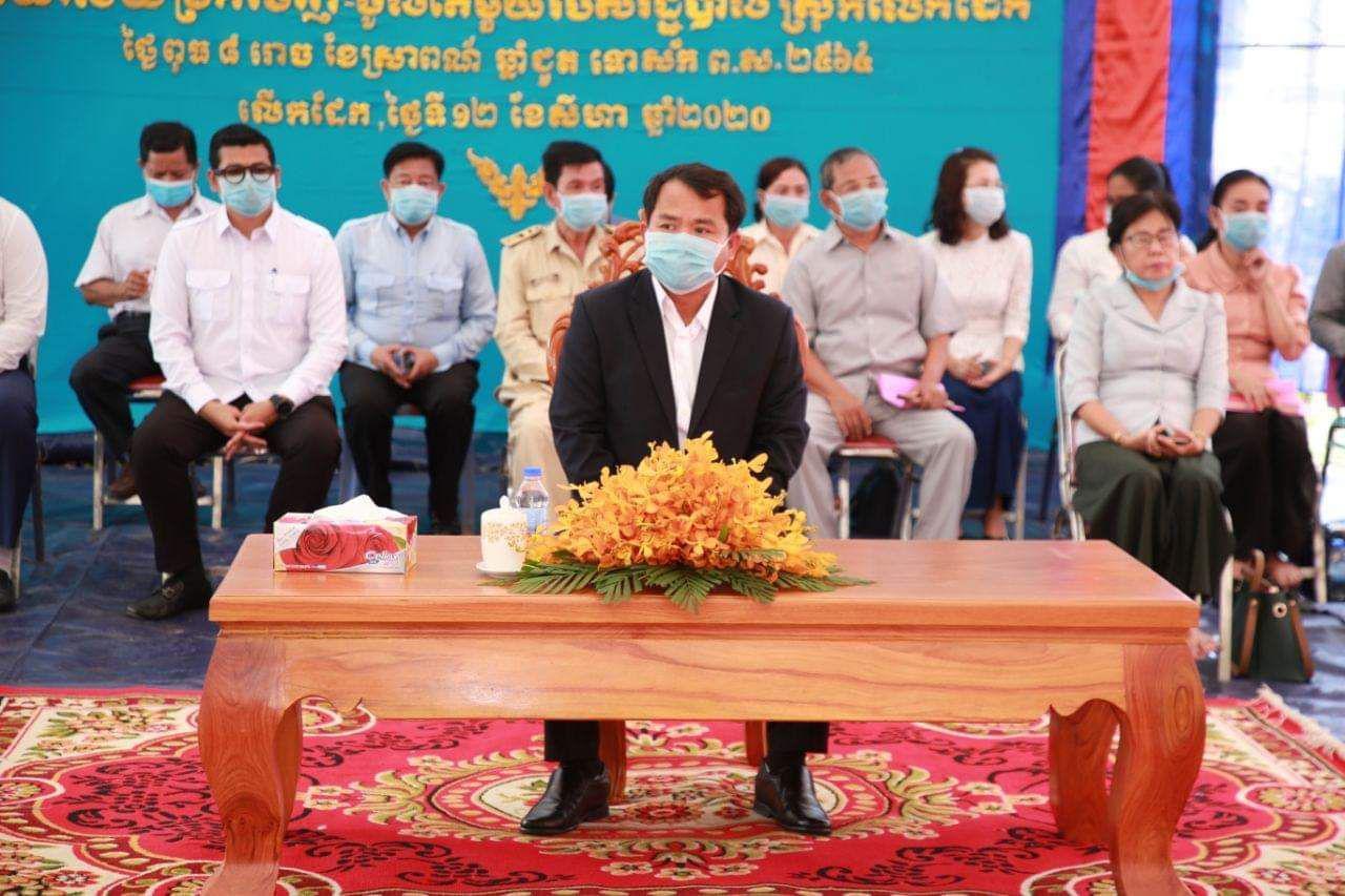 អភិបាលខេត្តកណ្ដាល ព្រមានចាត់វិធានការតាមផ្លូវច្បាប់លើមន្ត្រីណាហ៊ាន ចុះហត្ថលេខាលើដីធ្លីសាធារណៈរបស់រដ្ឋទៅឱ្យឯកជន