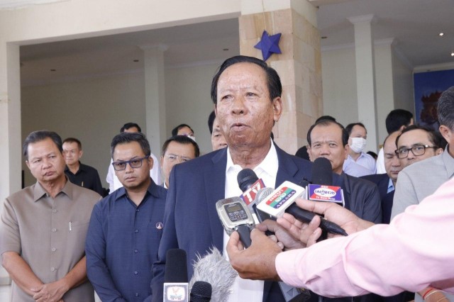 គ្រប់​សំណង់​លើ​ចំណីផ្លូវ​៣៨​ខ្សែ​នៅ​សៀមរាប ត្រូវតម្រូវ​ឲ្យ​រើចេញ​ដោយ​មិន​ផ្តល់​សំណង