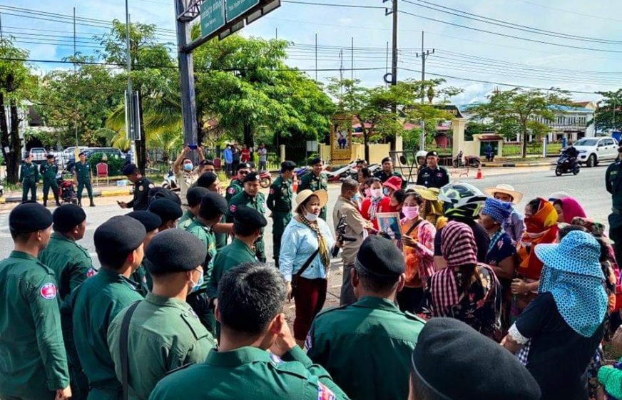 សមត្ថ​កិច្ចខេត្តកោះកុង ចាប់​ខ្លួន​ពលរដ្ឋ​៤​នាក់ ដែល​មាន​ជម្លោះ​ដីធ្លី​ជាមួយ​ក្រុមហ៊ុន​ចិន UDG