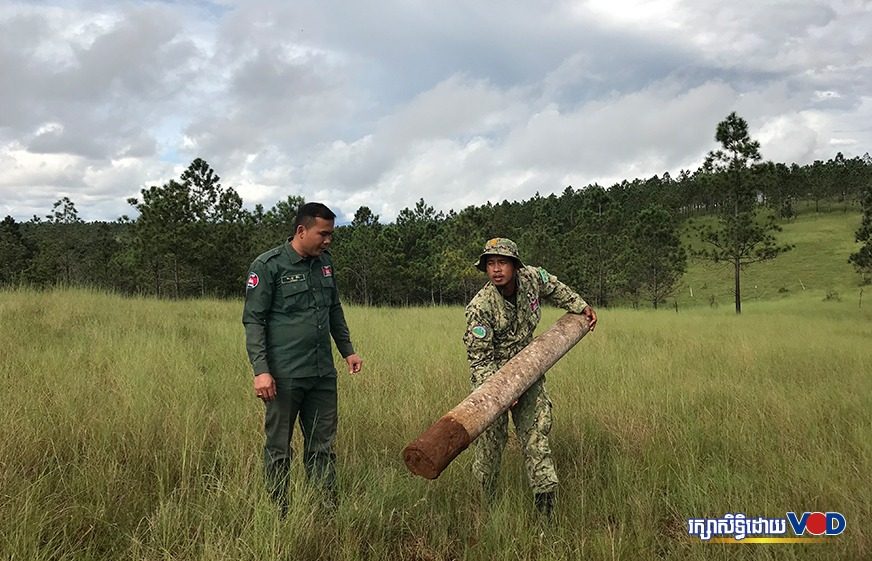 បទ​​យក​ការណ៍​៖ ជនជាតិ​​ដើម​​ភាគ​តិច​​នៅ​​មណ្ឌល​គិរី​​បារម្ភ​​ពី​​ការ​បាត់បង់​​ដី​​និង​​ព្រៃ​​ឈើ ​បើ​​ទោះ​​ចុះ​បញ្ជី​​ដី​​សមូហភាព​​រួច​